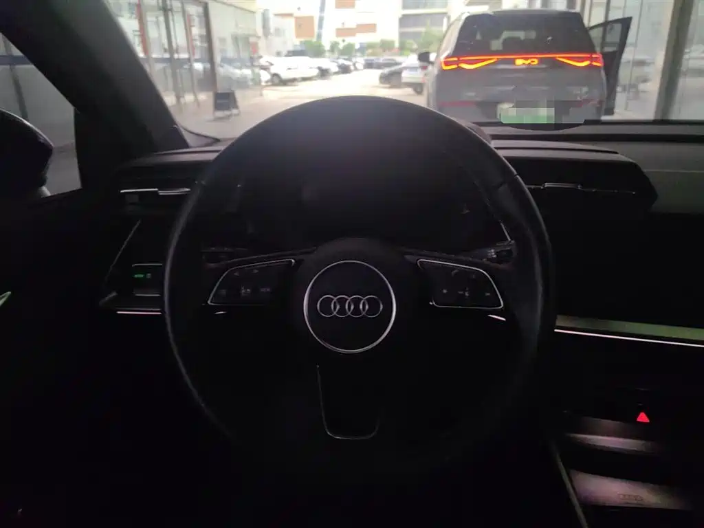 Audi A3 2024 Model Sportback 35 TFSI Fashion Sport фото 3