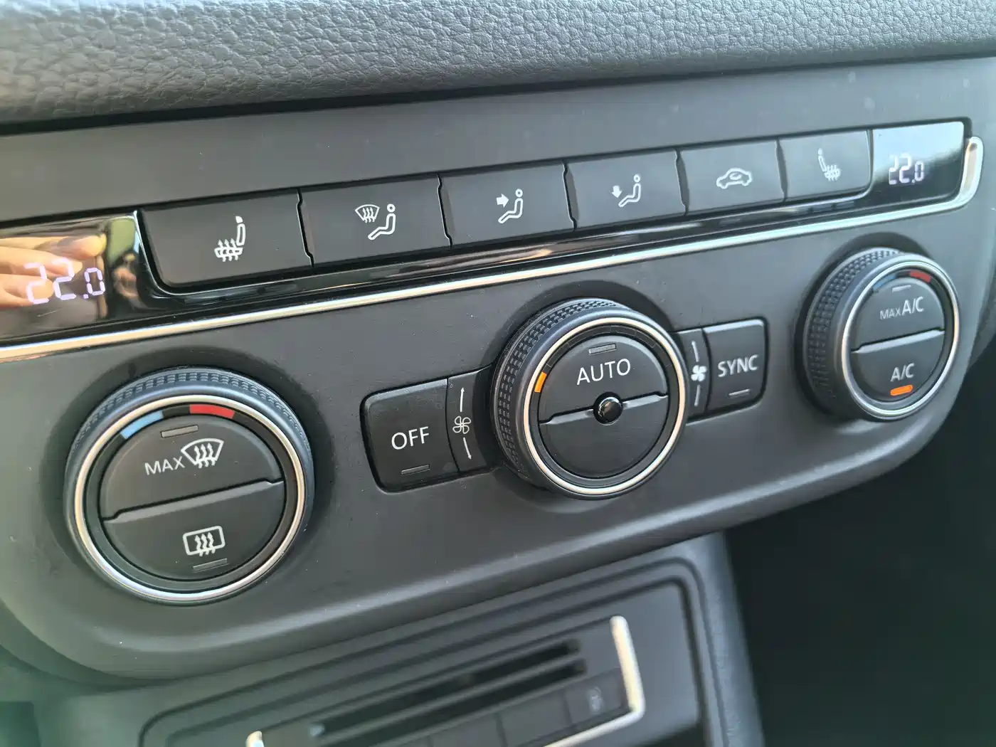 Volkswagen Tiguan 2015 1.8TSI Automatic 2WD Highline фото 10