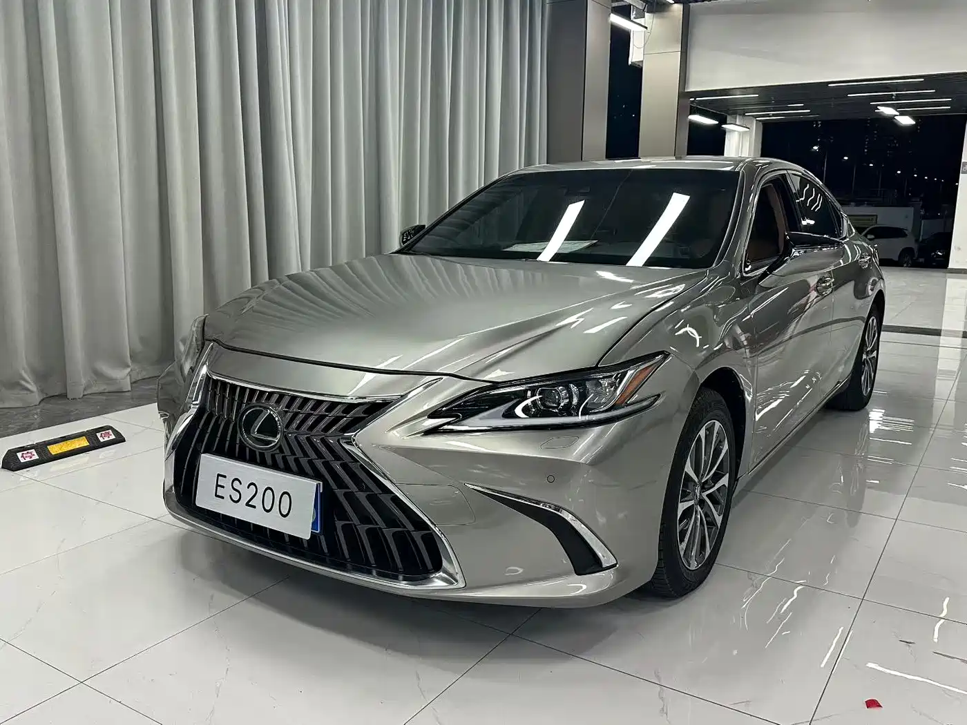 Lexus ES 2024 200 Premium Edition фото 3