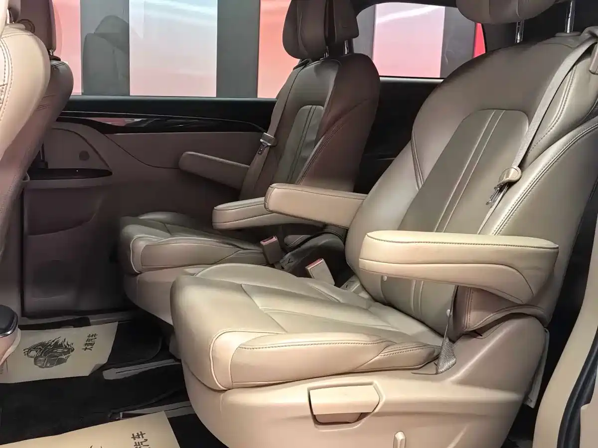 Buick GL8 2017 ES 28T Premium China V фото 8