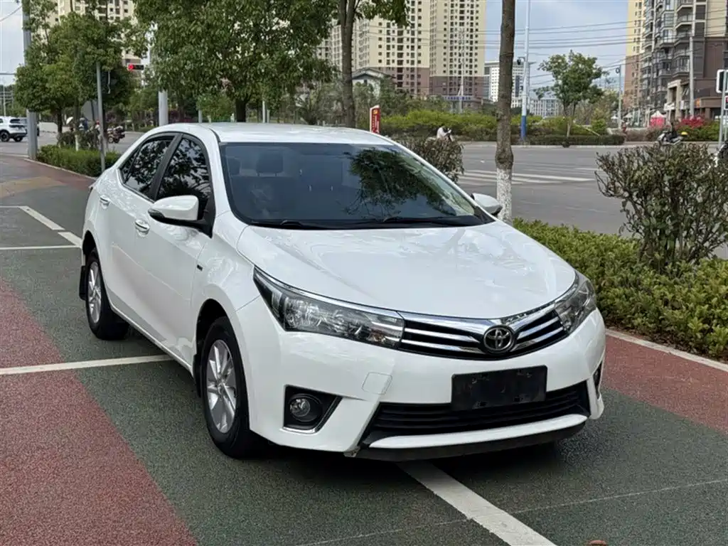 Toyota Corolla 2014 1.6L CVT GL фото 7