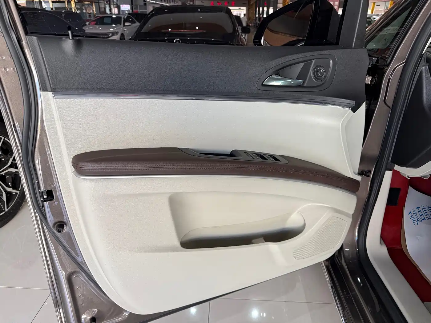 Buick GL8 2023 Land Business Class 652T Luxury фото 11
