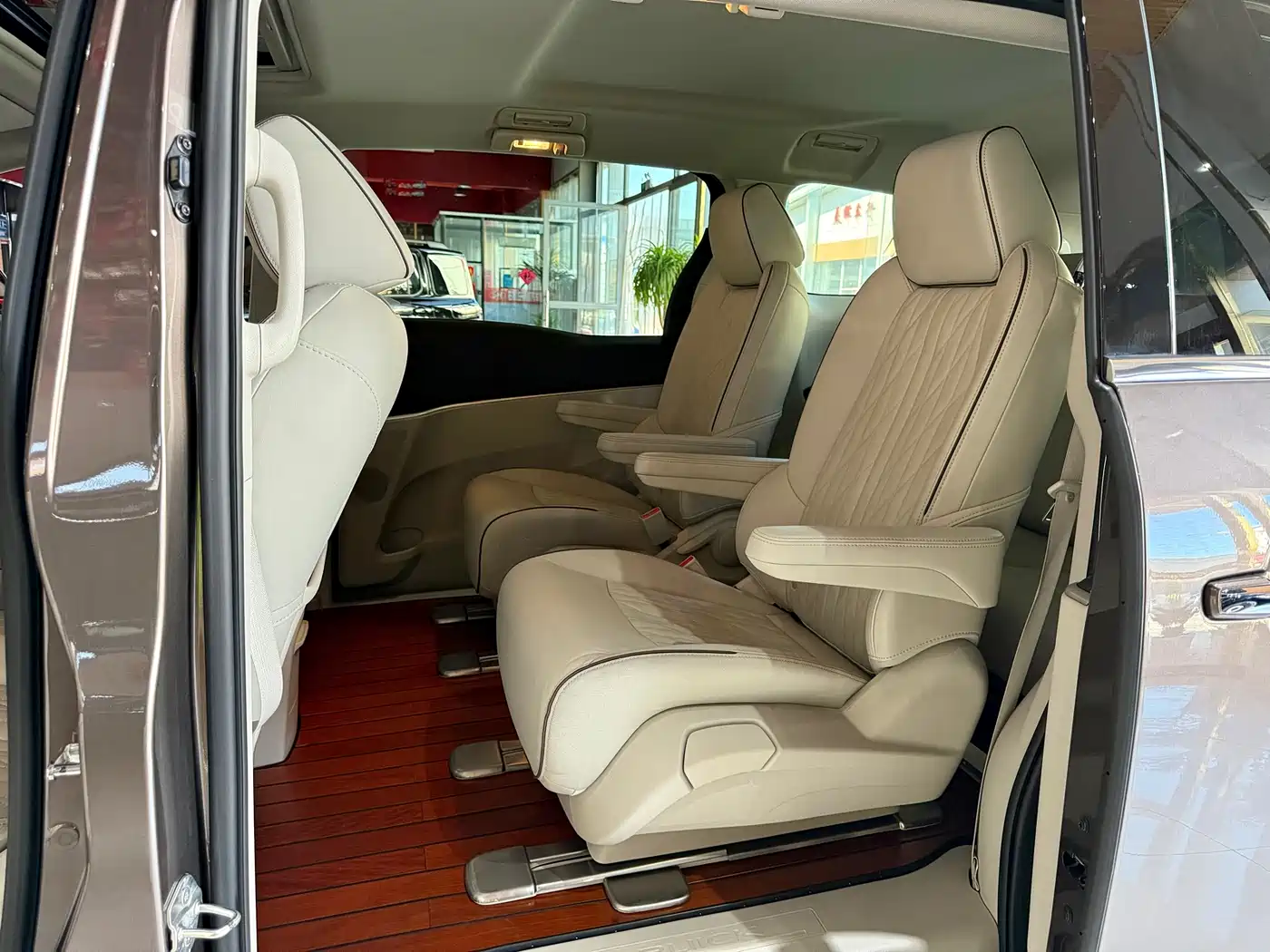 Buick GL8 2023 Land Business Class 652T Luxury фото 25