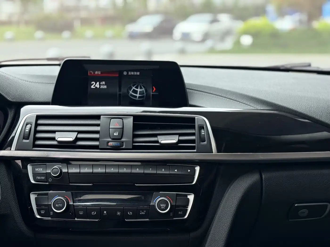 BMW 3 Series 2018 318Li фото 15