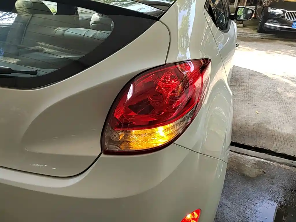 Hyundai Veloster 2015 2012 1.6L Automatic Luxury Edition
