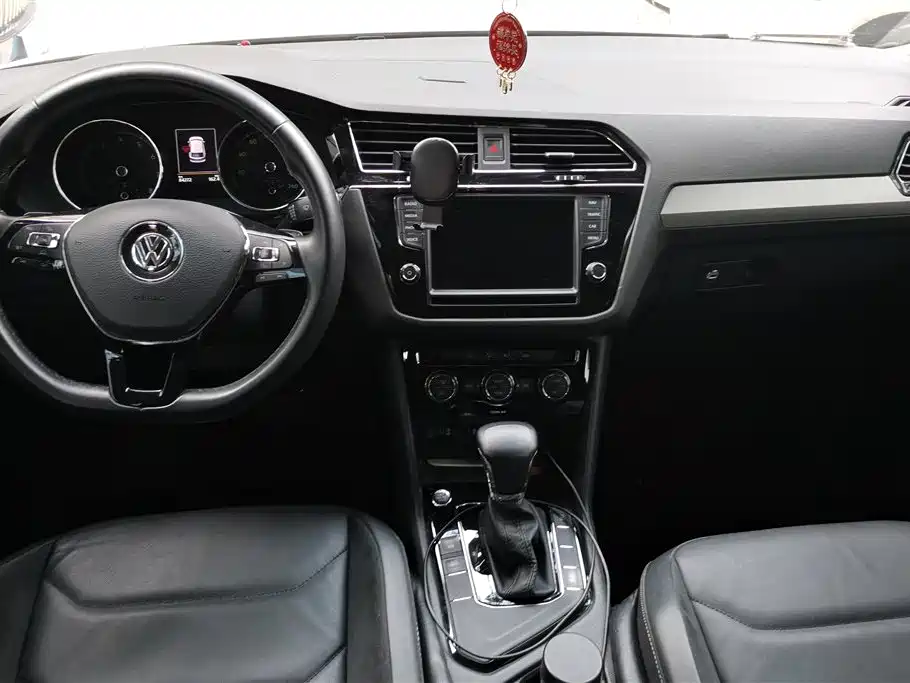 Volkswagen Tiguan L 2017 330TSI Automatic 2WD Comfort Edition фото 12