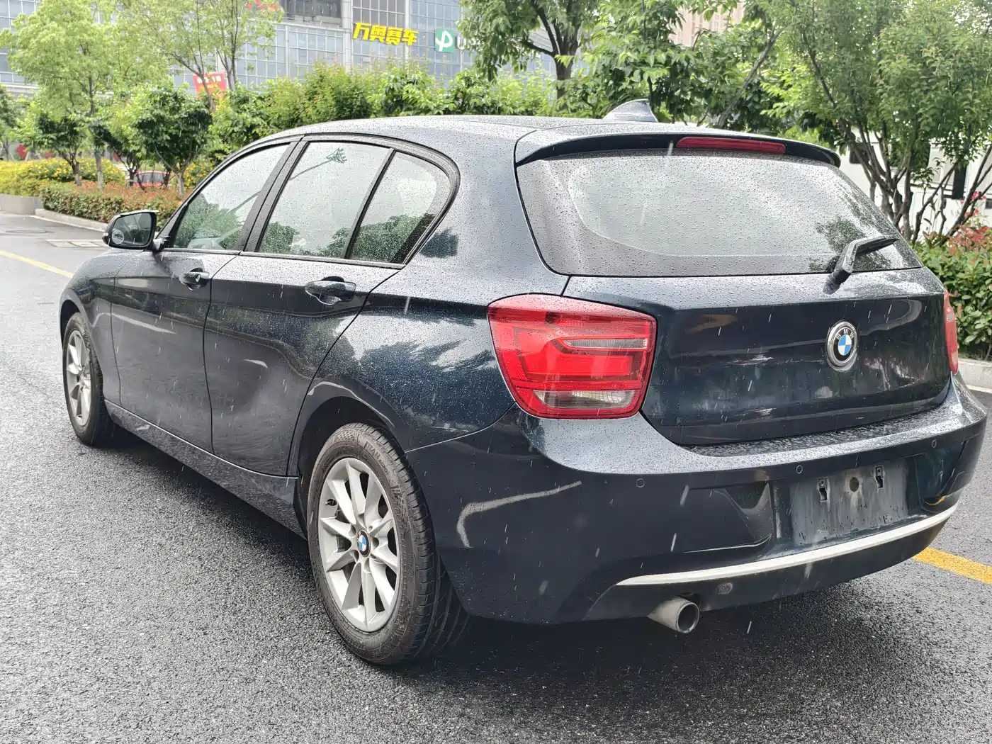 BMW 1 Series (Import) 2013 Facelift 116i Urban Model фото 6