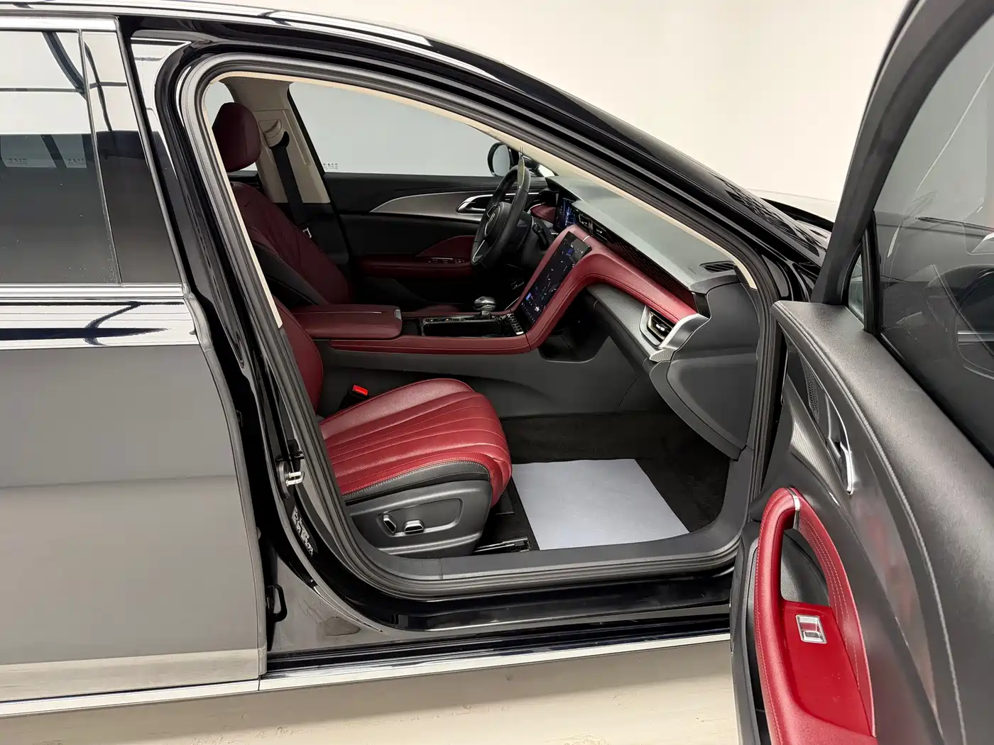 Hongqi H5 2024 2.0T Automatic Smart Connect Flag Enjoy Edition фото 17
