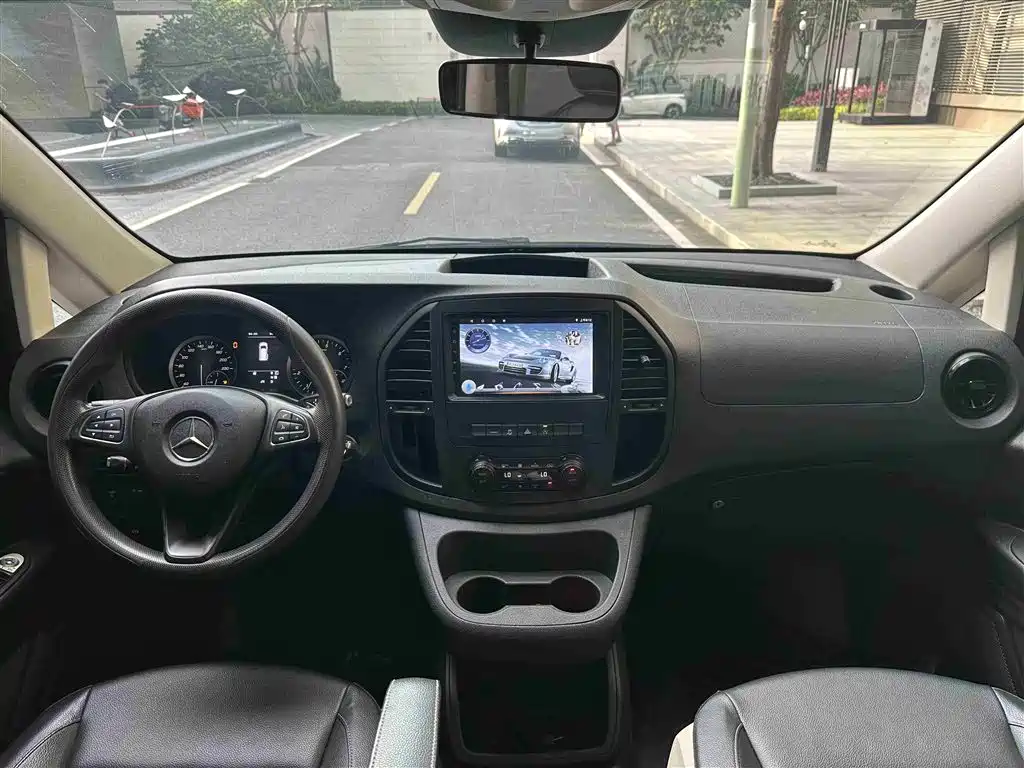Mercedes-Benz Vito 2021 2.0T Elite 7-Seater фото 5