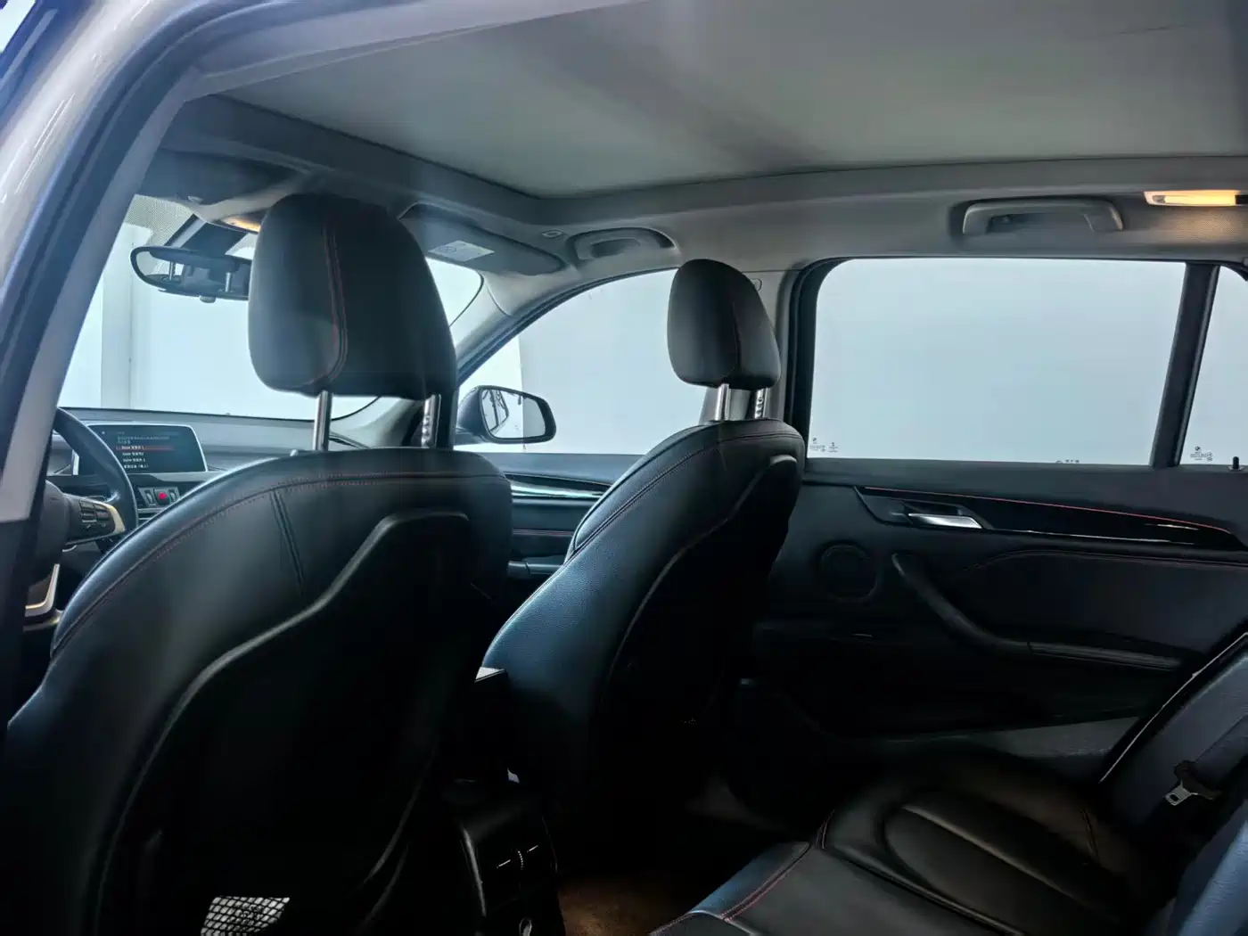 BMW X1 2018 xDrive20Li Premium Model фото 16