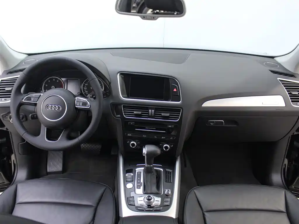 Audi Q5 (Import) 2013 45 TFSI quattro Sport фото 5
