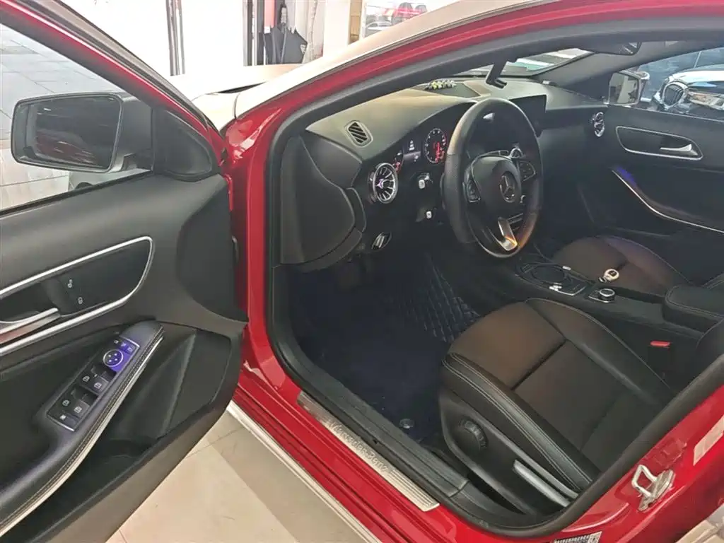 Mercedes-Benz A-Class (Import) 2017 Facelift A 200 Dynamic фото 16