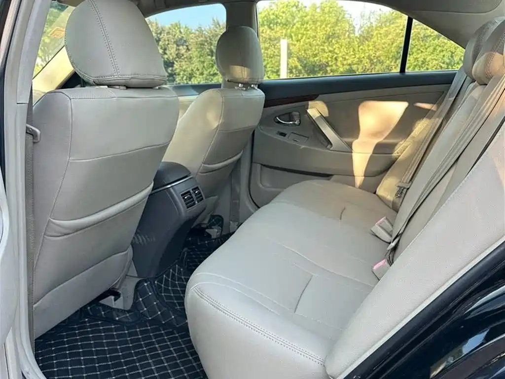 Toyota Camry 2013 200E Classic Elite Edition фото 7