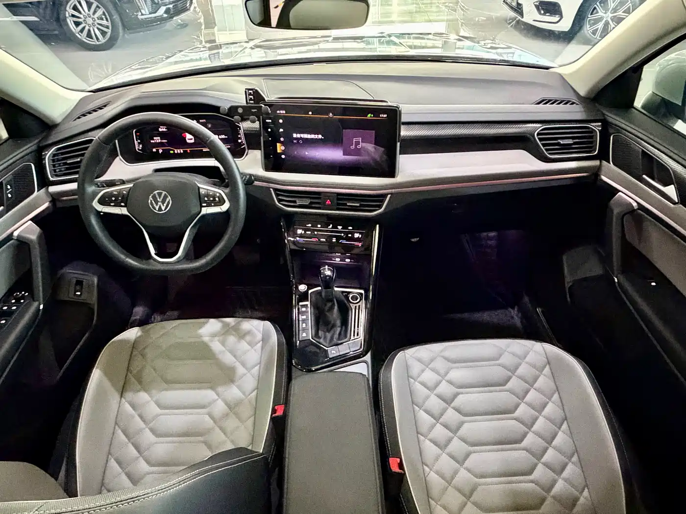 Volkswagen Tayron 2023 280TSI 2WD Luxury Plus Advanced Edition фото 6