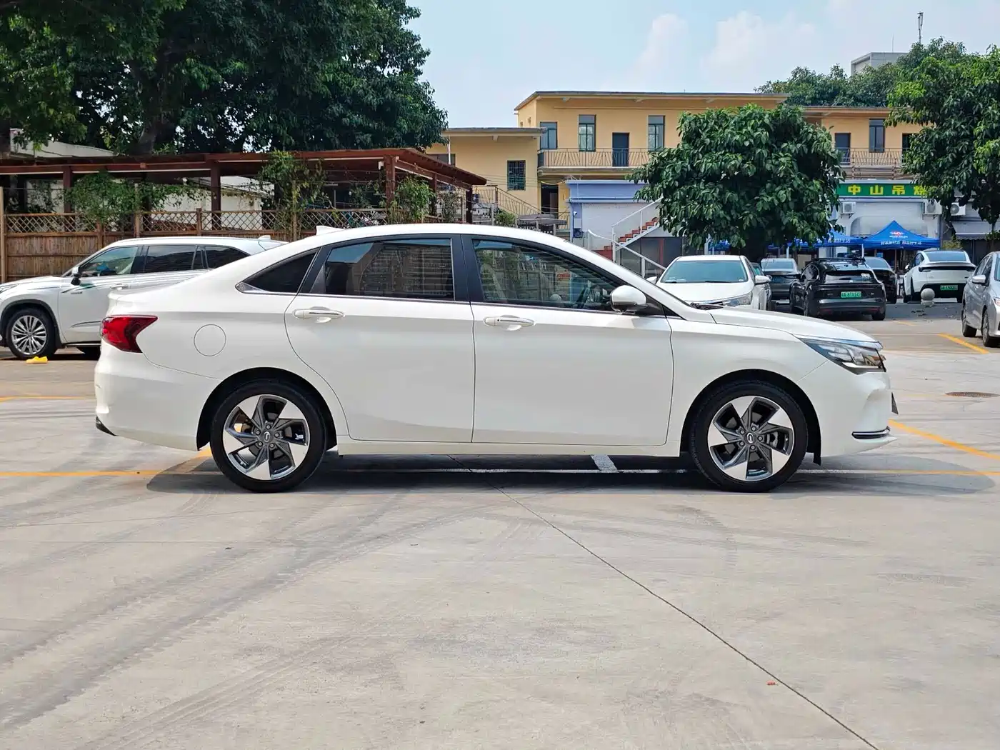 GAC Trumpchi Trumpchi GA4 2018 200T Automatic Exclusive фото 9