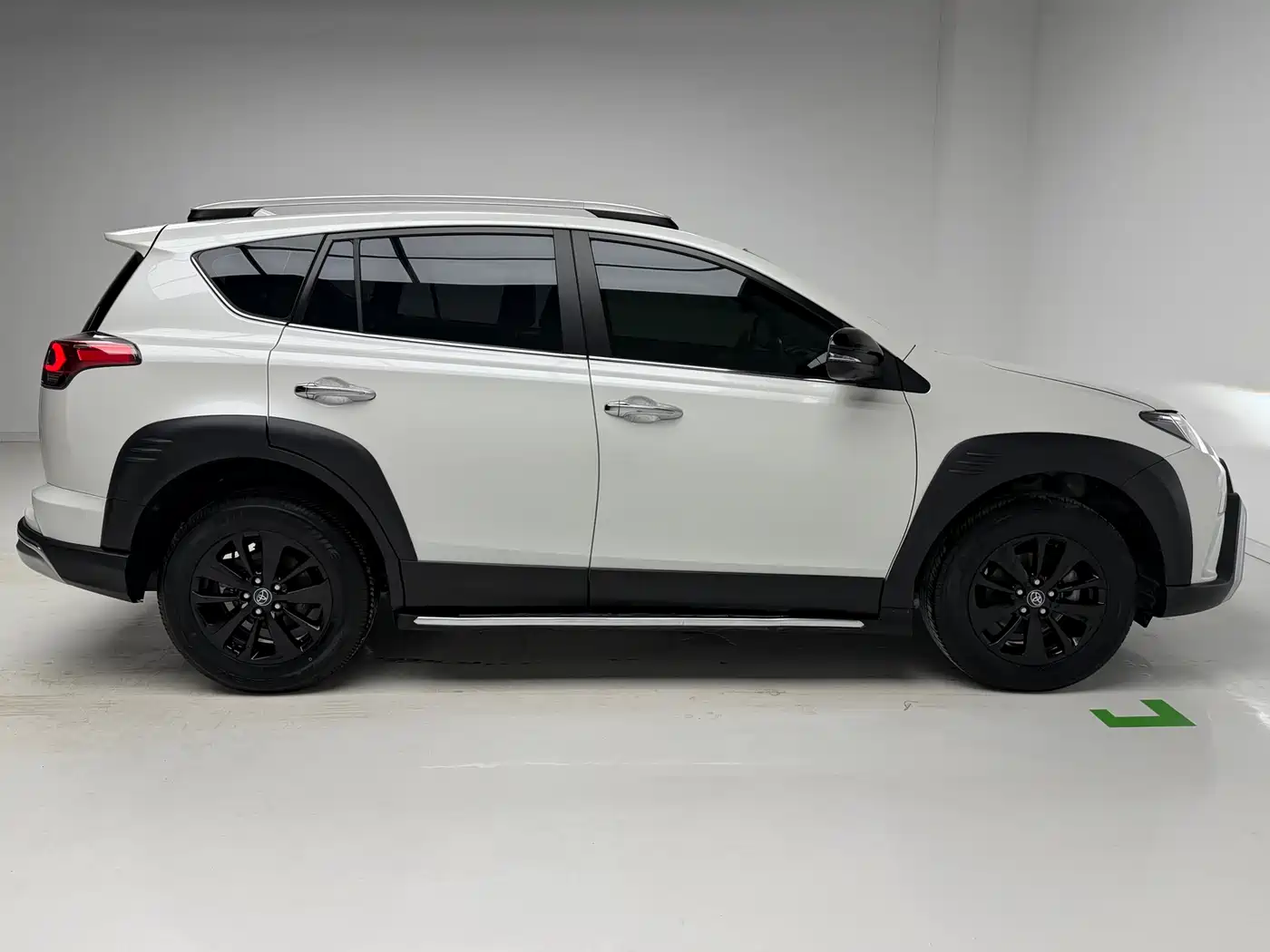 Toyota RAV4 Rongfang 2019 2.0L CVT 2WD Style X Limited Edition China VI фото 9