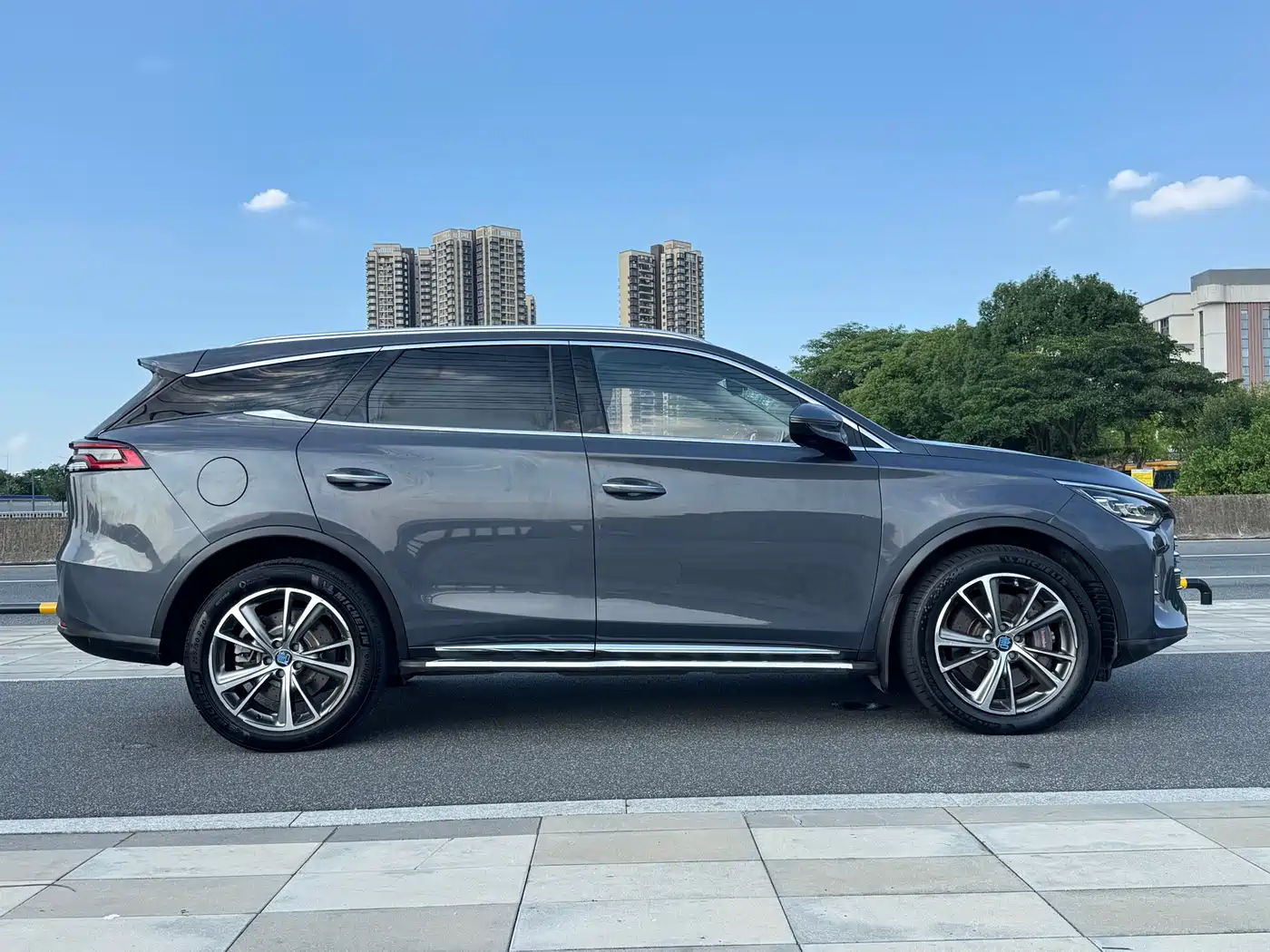 BYD Tang New Energy 2018 DM 2.0T AWD Smart Connection Enjoy Edition 7-Seater China V фото 4