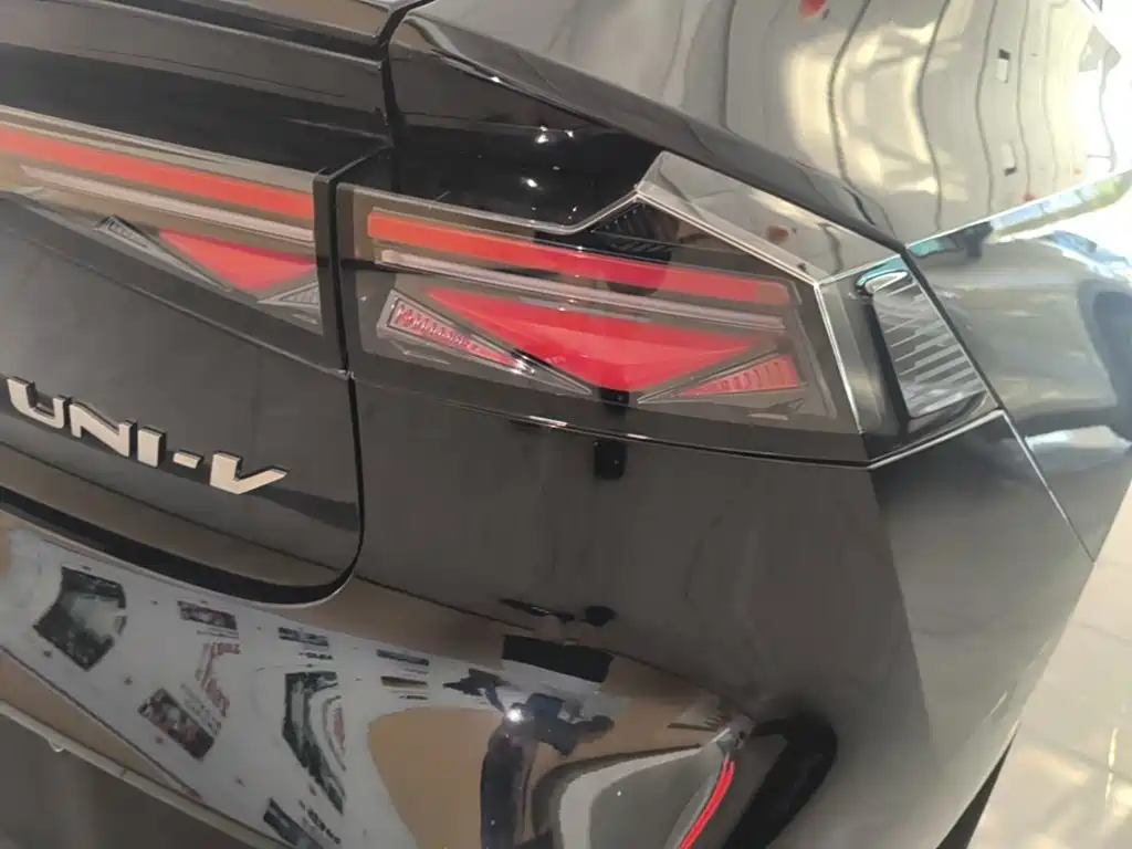 Changan UNI-V 2026 2025 1.5T Sport Edition