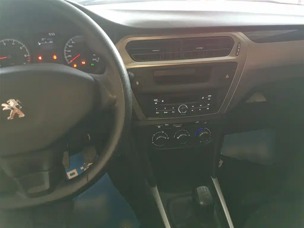 Peugeot 301 2018 1.6L Manual Comfort Edition фото 6