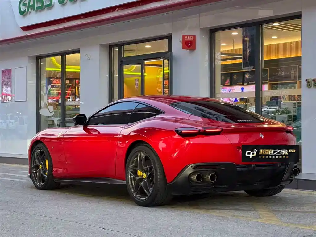FERRARI ROMA