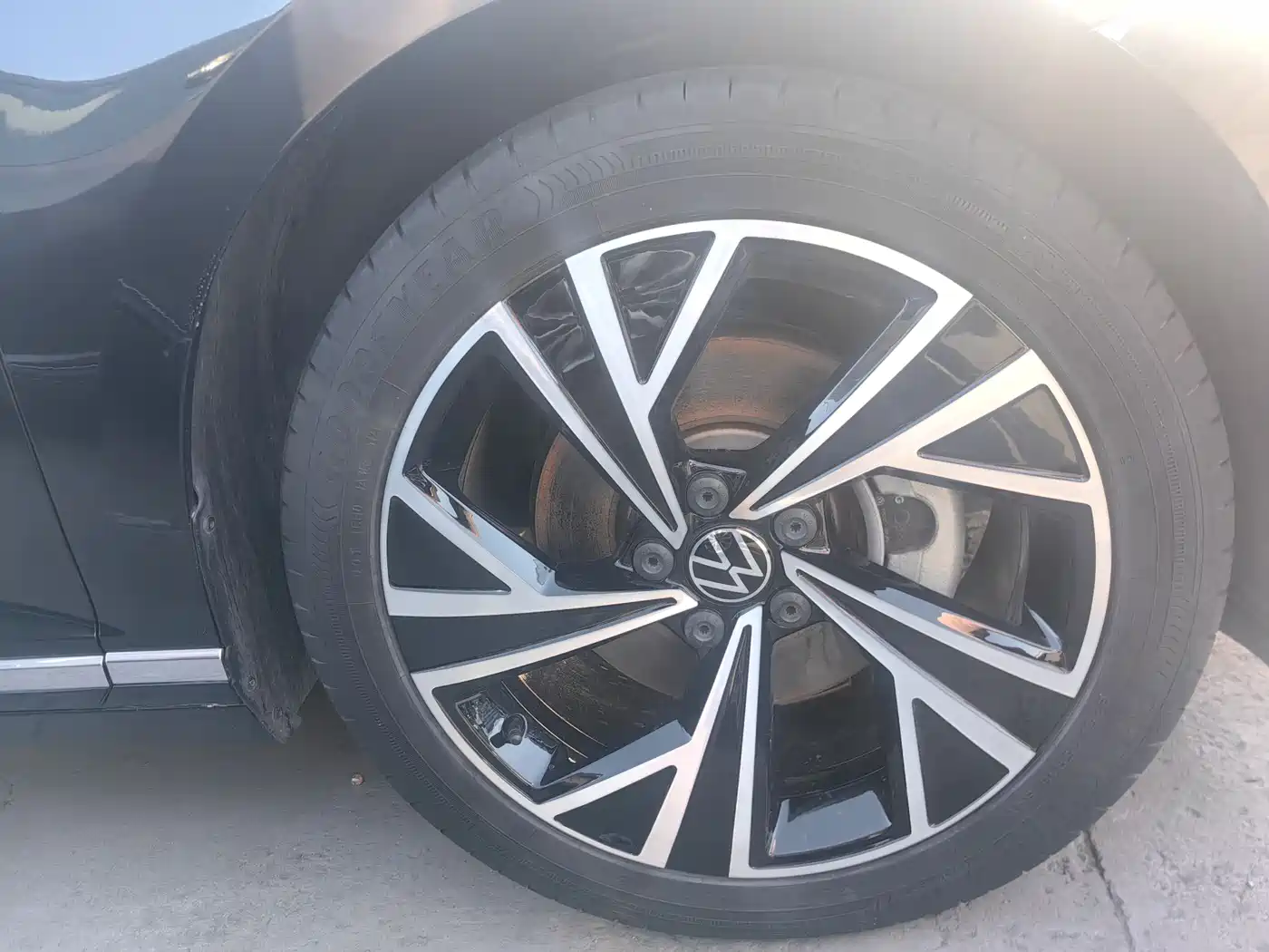 Volkswagen Magotan 2021 330TSI DSG 30th Anniversary Edition фото 4