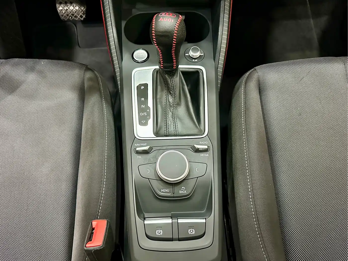 Audi Q2L 2018 35 TFSI Launch Exclusive Edition China VI фото 15