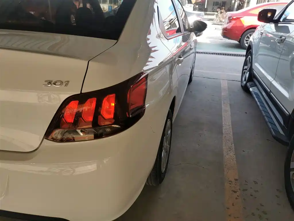 Peugeot 301 2018 1.6L Manual Comfort Edition фото 24