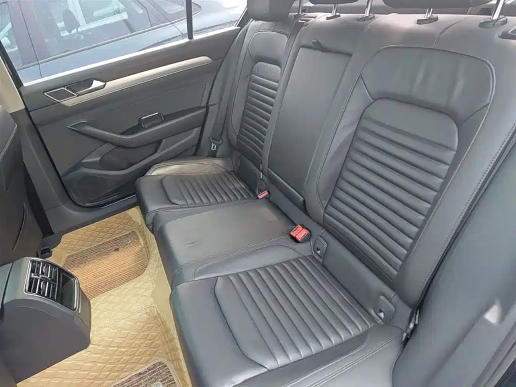 Volkswagen Magotan 2018 330TSI DSG Leading фото 17