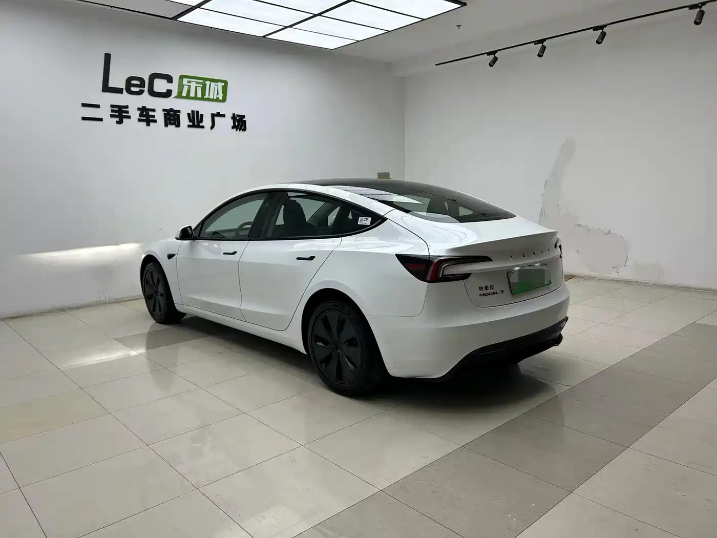 Tesla Model 3 2025 Model Rear-Wheel Drive Edition фото 15