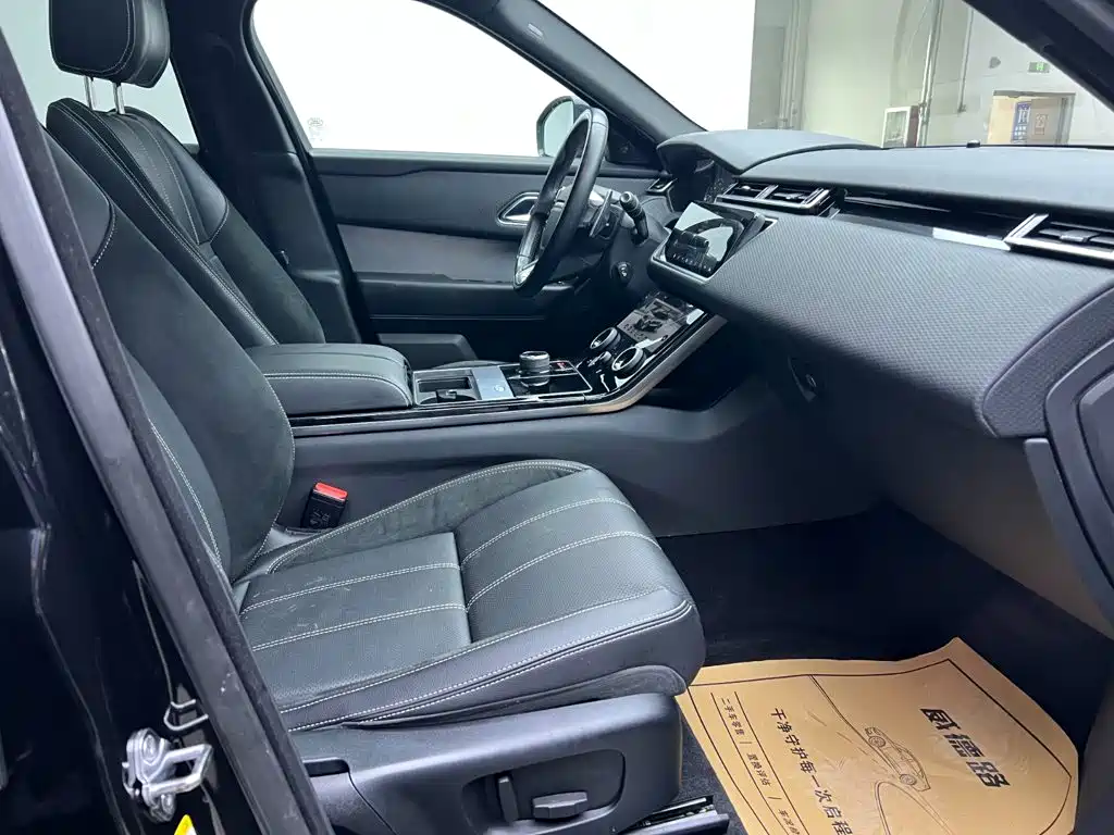 Фото 26 - Land Rover Range Rover Velar
