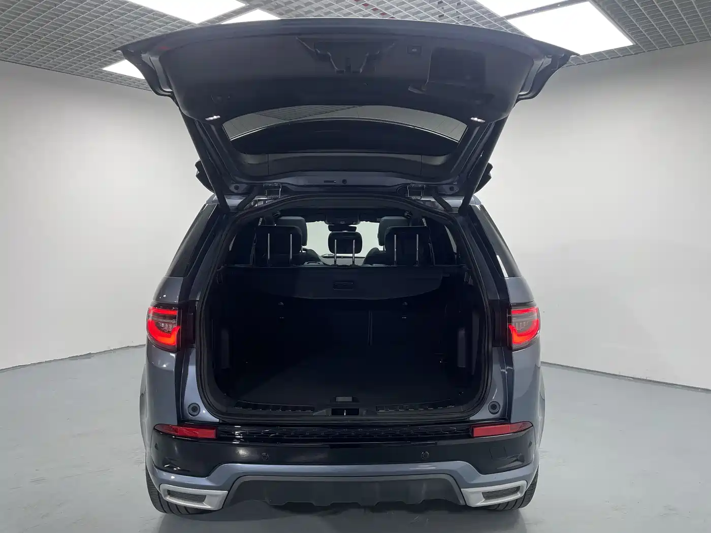 Land Rover Discovery Sport 2022 Model 249PS R-Dynamic S Performance Edition 5-Seater фото 16