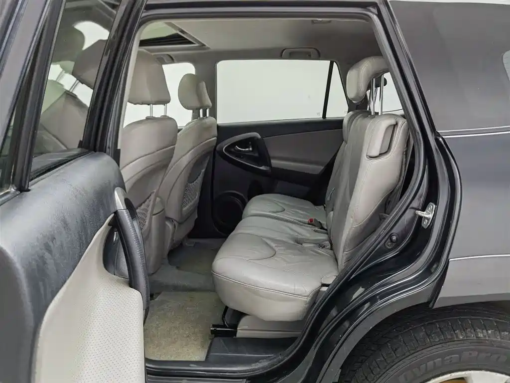 Toyota RAV4 Rongfang 2009 2.4L Automatic Luxury Edition фото 15
