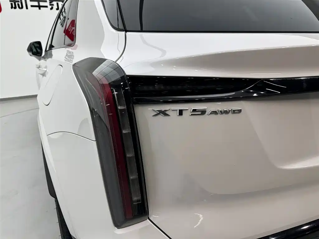 Cadillac XT5 2025 2.0T Luxury фото 28