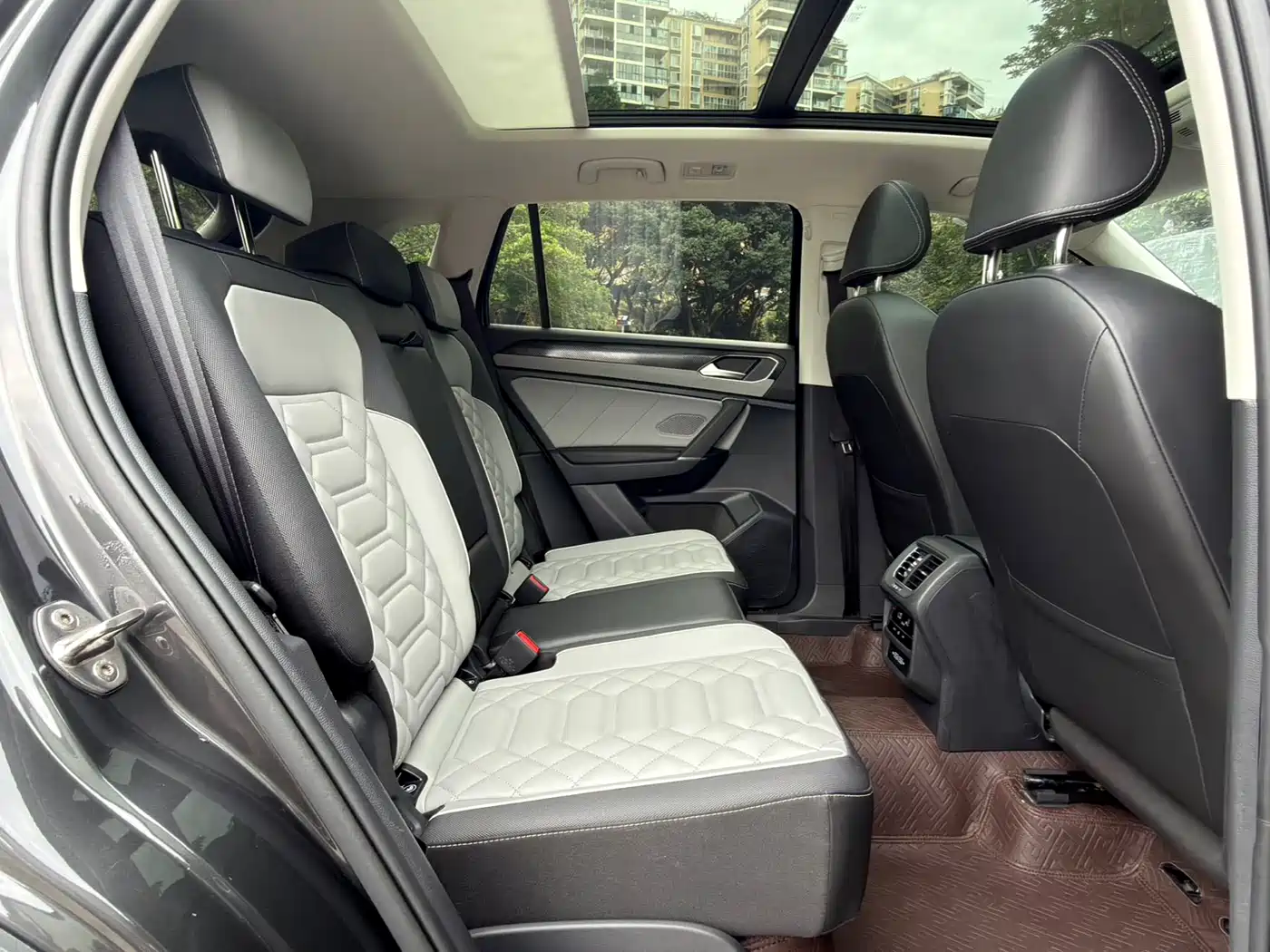 Volkswagen Tayron 2023 280TSI 2WD Luxury Plus Advanced Edition фото 20
