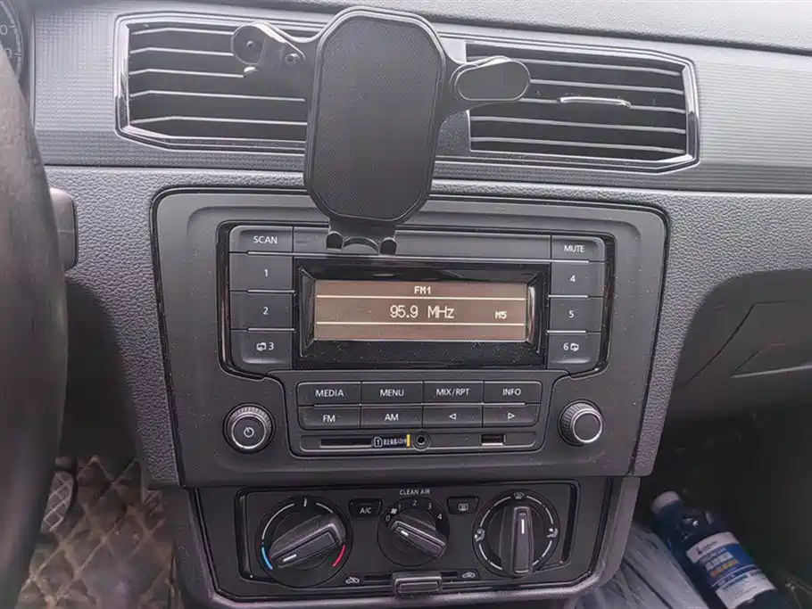 Volkswagen Santana 2021 1.5L Manual Trend Edition фото 13