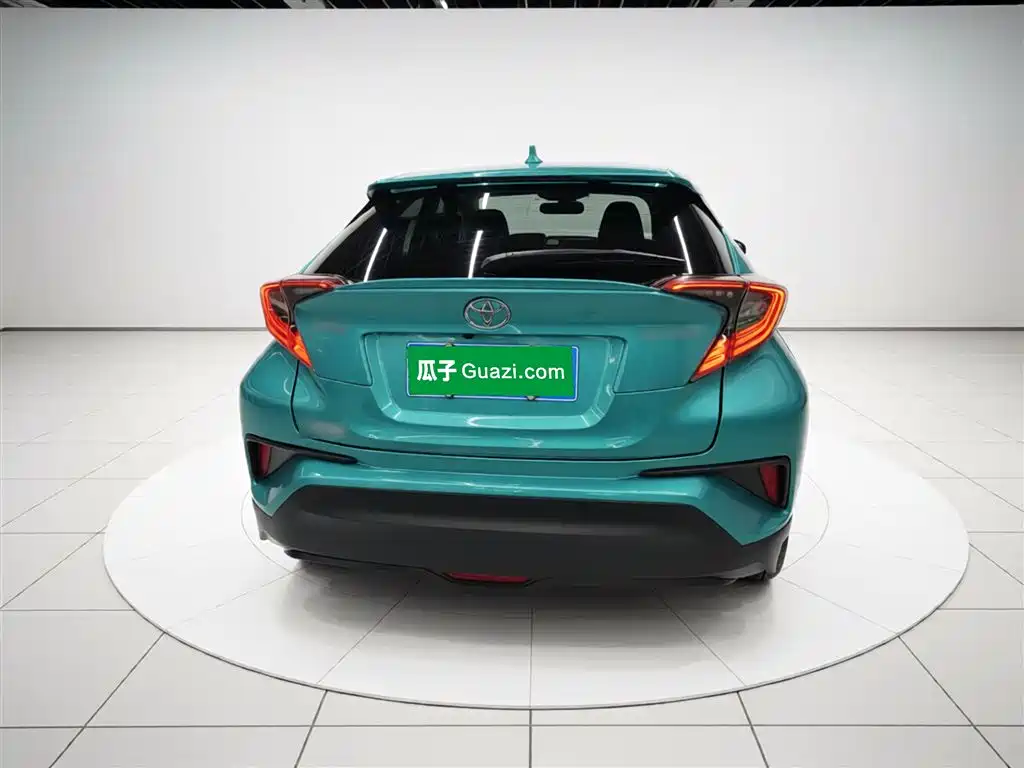 Toyota C-HR 2020 Model 2.0L Luxury фото 4
