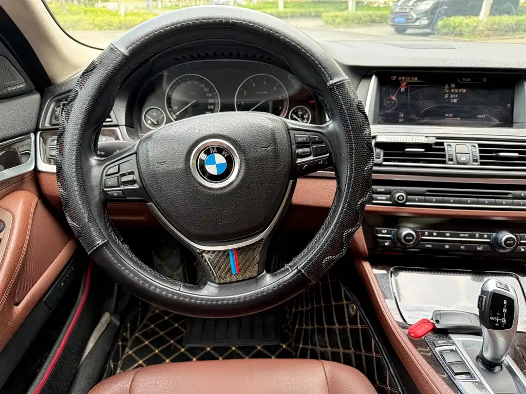 BMW 5 Series 2014 528Li Leading Edition фото 6