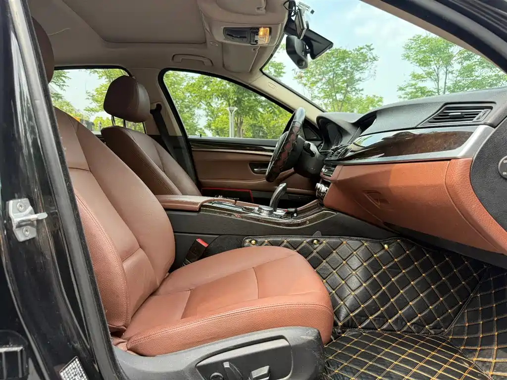 BMW 5 Series 2014 528Li Leading Edition фото 10