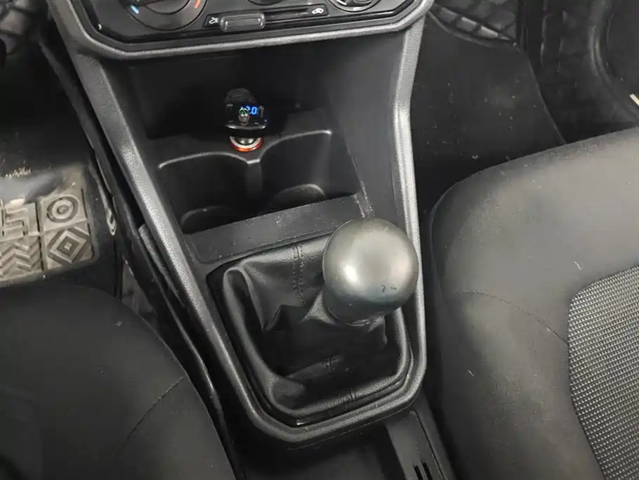 Volkswagen Jetta 2017 1.5L Manual Fashion фото 16