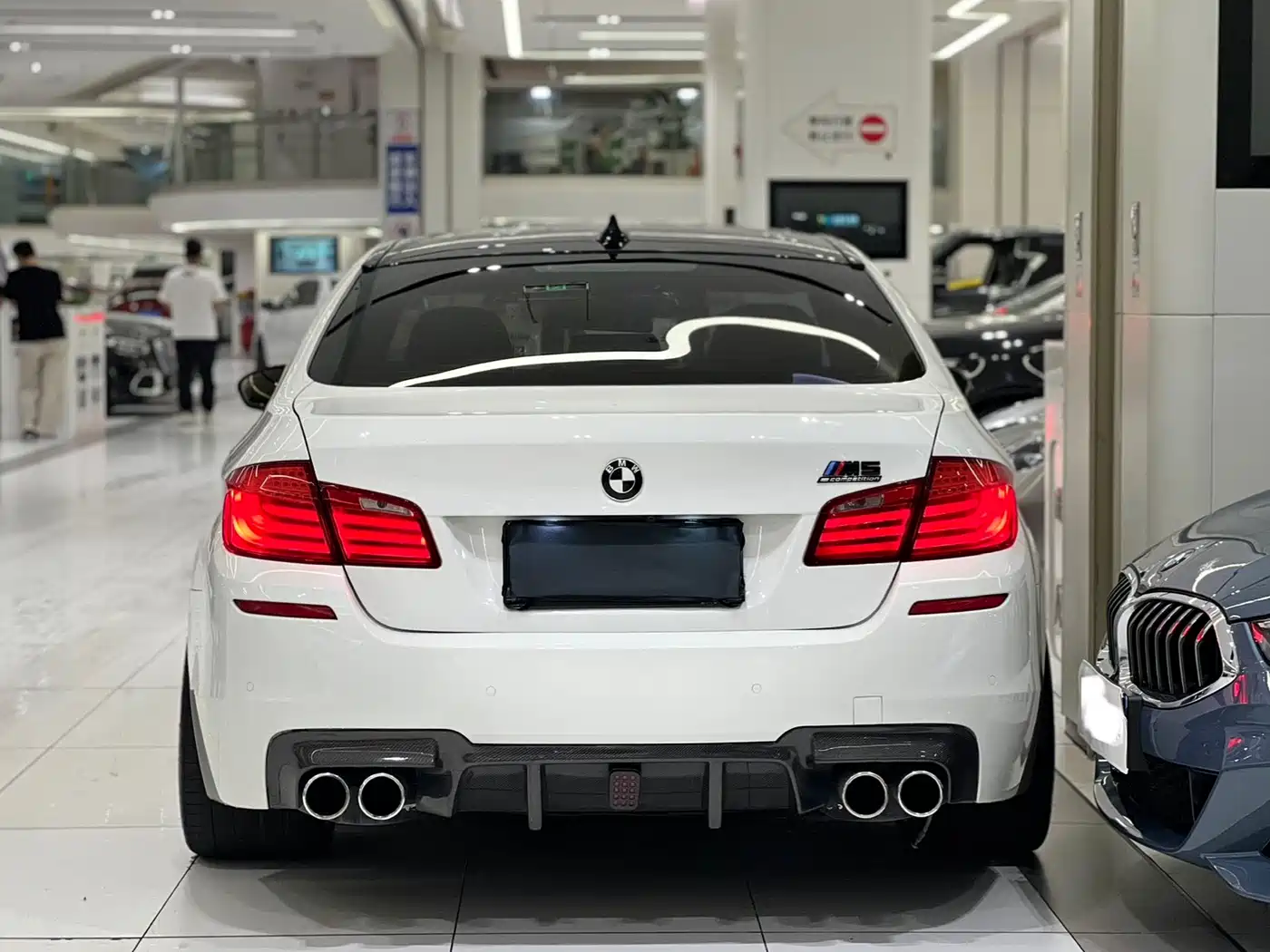 BMW M5 2012 M5 фото 14