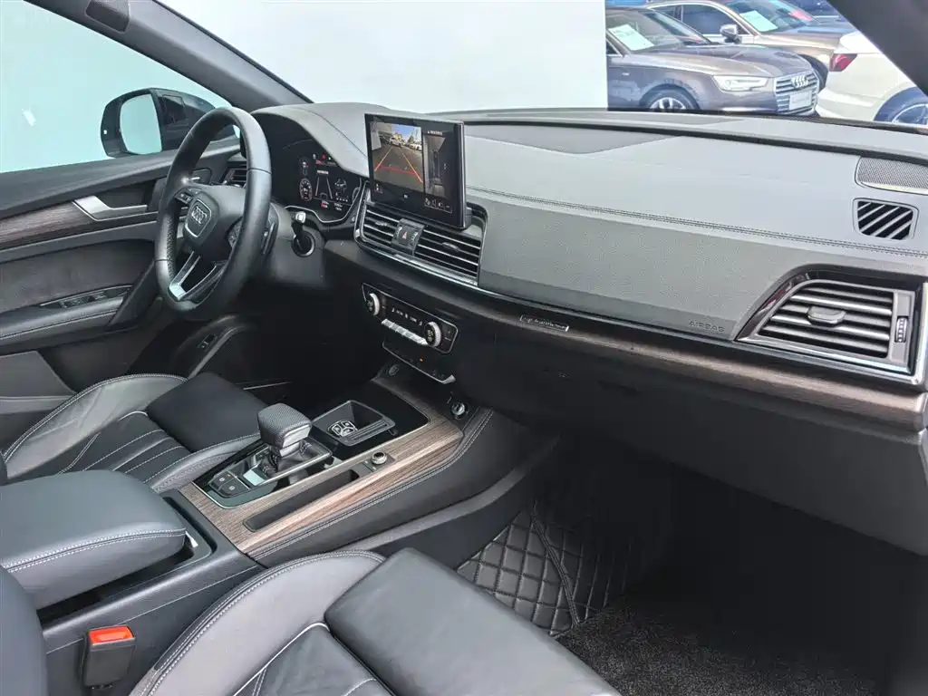 Audi Q5L 2024 Model 45 TFSI Premium Dynamic фото 13