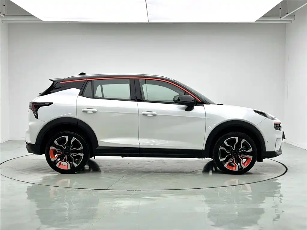 Lynk & Co 06 2020 1.5T Halo фото 5