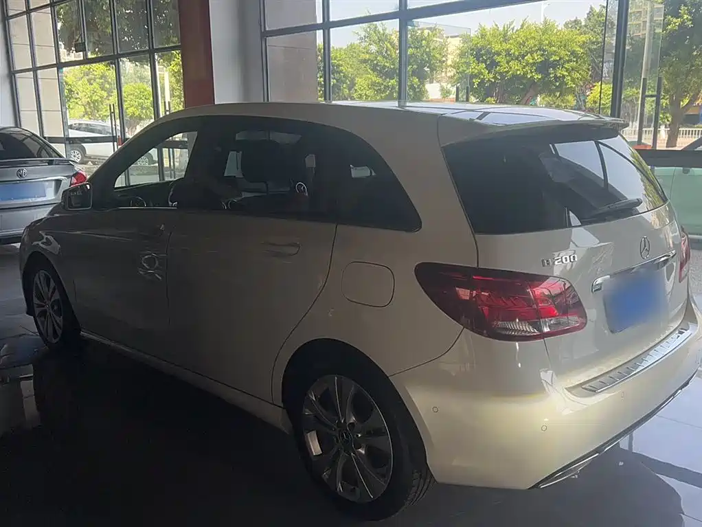 Mercedes-Benz B-Class 2017 B 200 Dynamic фото 7