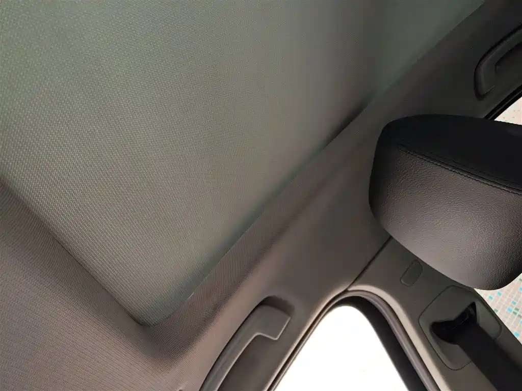 BMW 1 Series 2018 118i Sport Edition фото 21