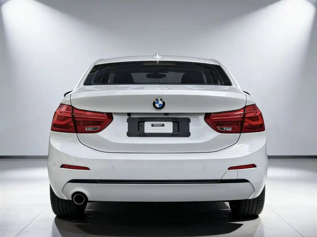 BMW 1 Series 2018 118i Sport Edition фото 18