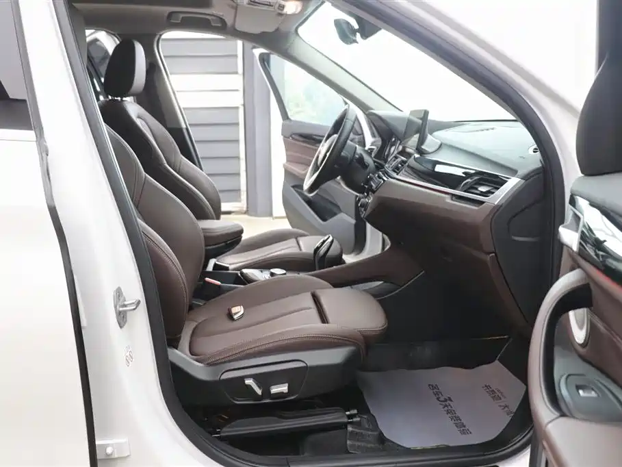 BMW X1 2022 sDrive25Li Leading фото 22