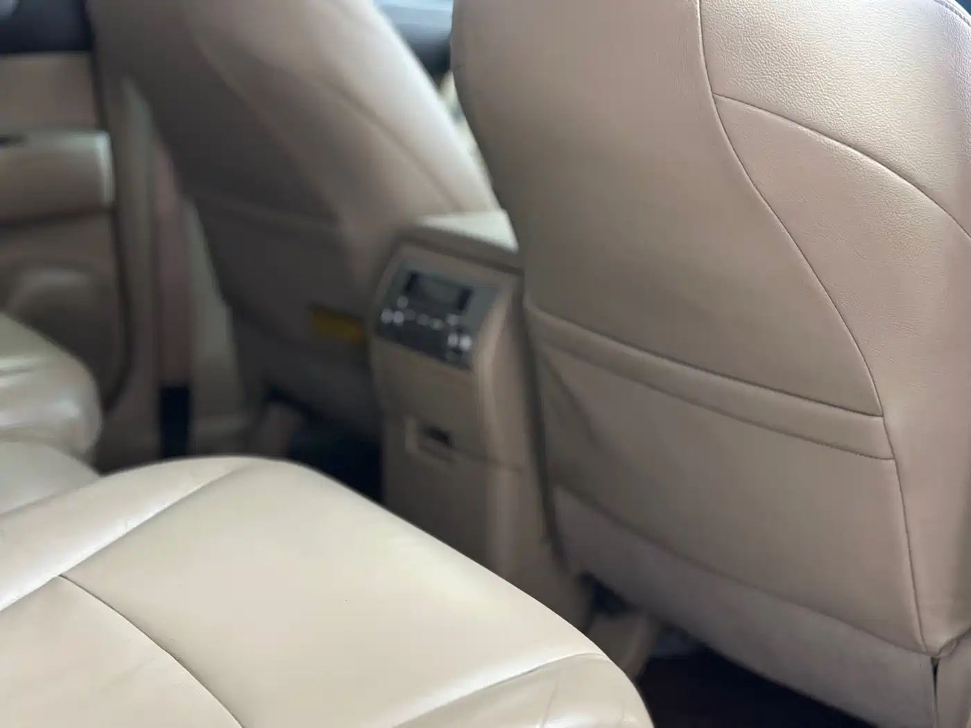 Toyota Highlander 2012 2.7L 2WD 7-Seater Luxury Edition фото 7