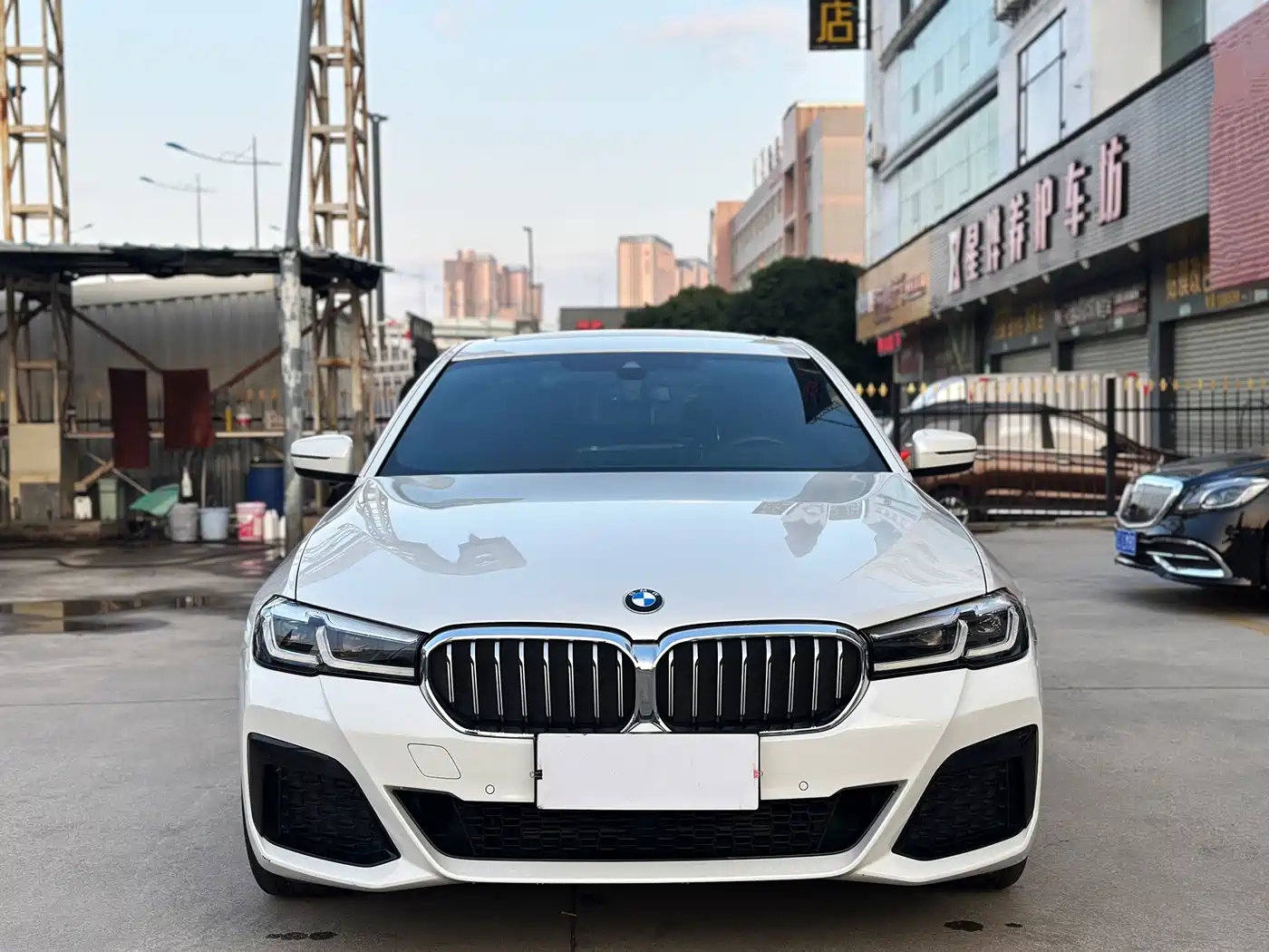 BMW 5 Series 2021 525Li M Sport Package фото 2