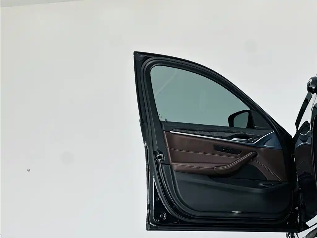 BMW 5 Series 2018 Facelift 530Li Leading M Sport Package фото 12