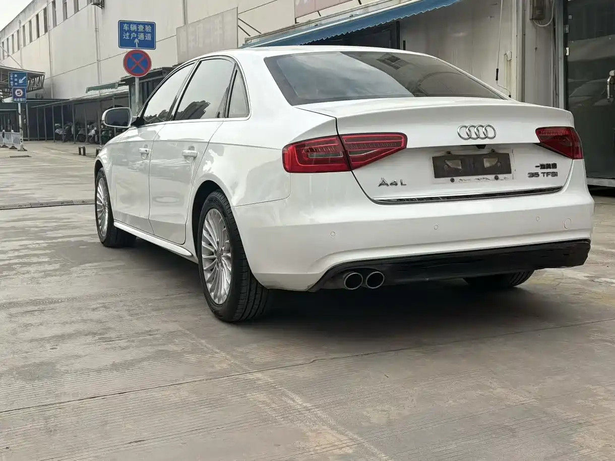 Audi A4L 2015 35 TFSI Auto Comfort фото 7